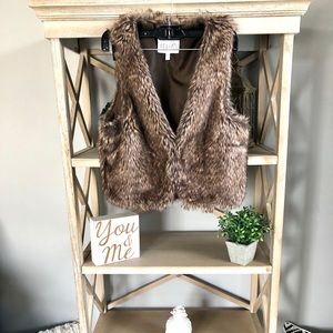 dELiA’s Faux Fur Vest Size S